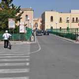 Il nostro punto di partenza � via Caduti della Nave Roma: l'ottocentesco ponte che permette l�attraversamento della gravina San Marco